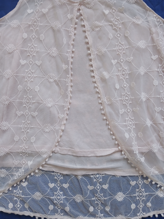 Prelepa svetlo roze nezna majica sa cipkom, M slika #2