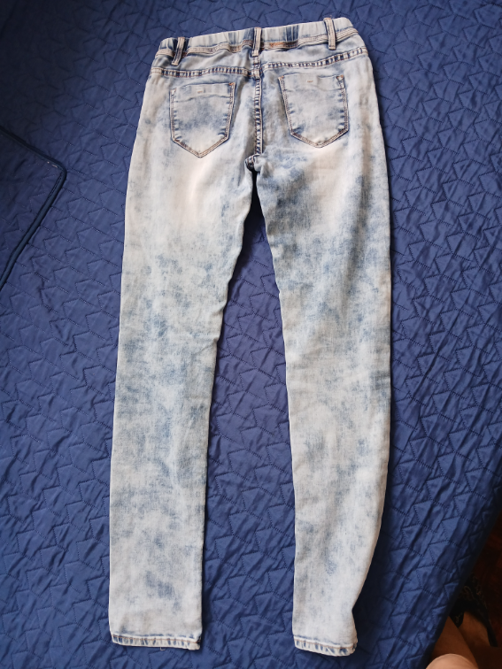 Svetlo plave uske teksas farmerke na lastis, M-L slika #3