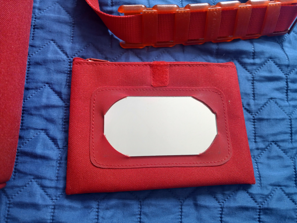 Samsonite crveni neseser - rucni prtljag za avion slika #3