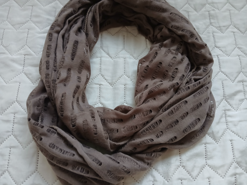 Velika rupicasta braon pamucna marama - esarpa slika #1