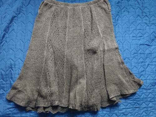 Vunena braon midi suknja sa cipkanom podsuknjom, M