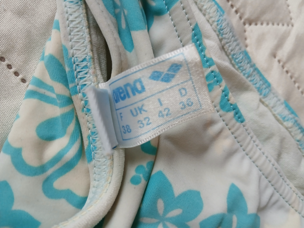 Arena tirkizno-beli cvetni dvodelni kupaci, 38 slika #3