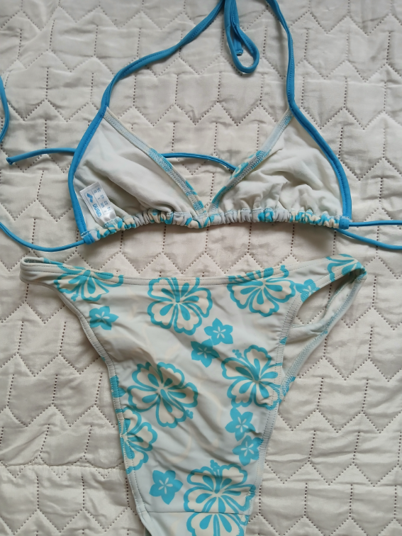 Arena tirkizno-beli cvetni dvodelni kupaci, 38 slika #4