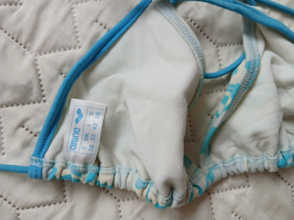 Arena tirkizno-beli cvetni dvodelni kupaci, 38 slika #5