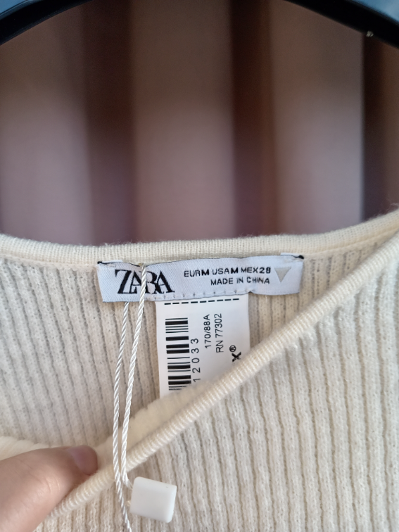 Zara crop top sa kristalima slika #3