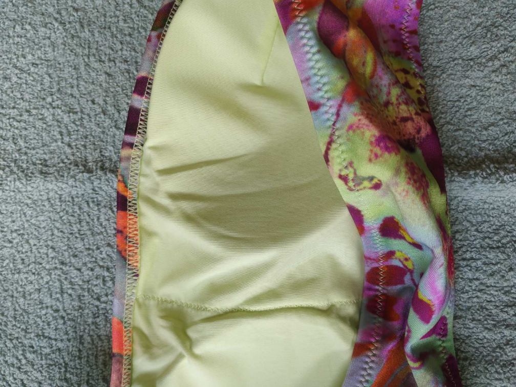 Bikini top traka. Tropski. HM, NOVO slika #4