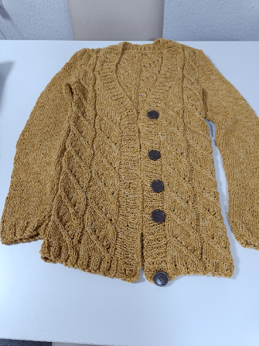 Džemper zlatne boje na kopčanje