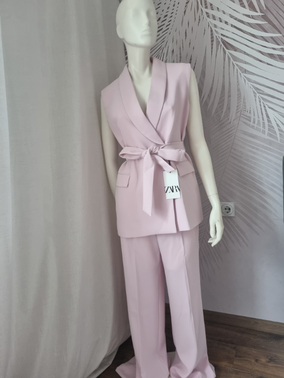 Nov Zara komplet prsluk sa kaisem bebi roze M/L slika #1