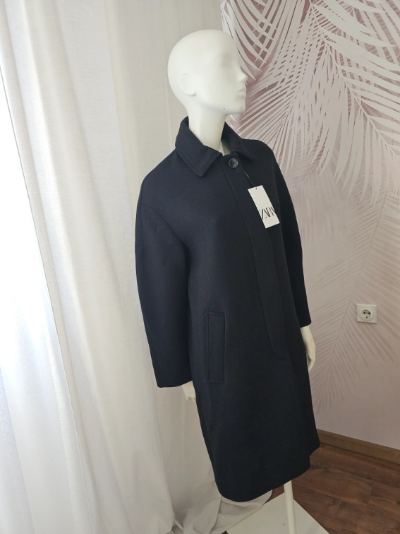 Nov sa etiketom crni Zara kaput  slika #3