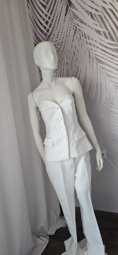 Nov Zara komplet Xs korset i S pantalone 6500