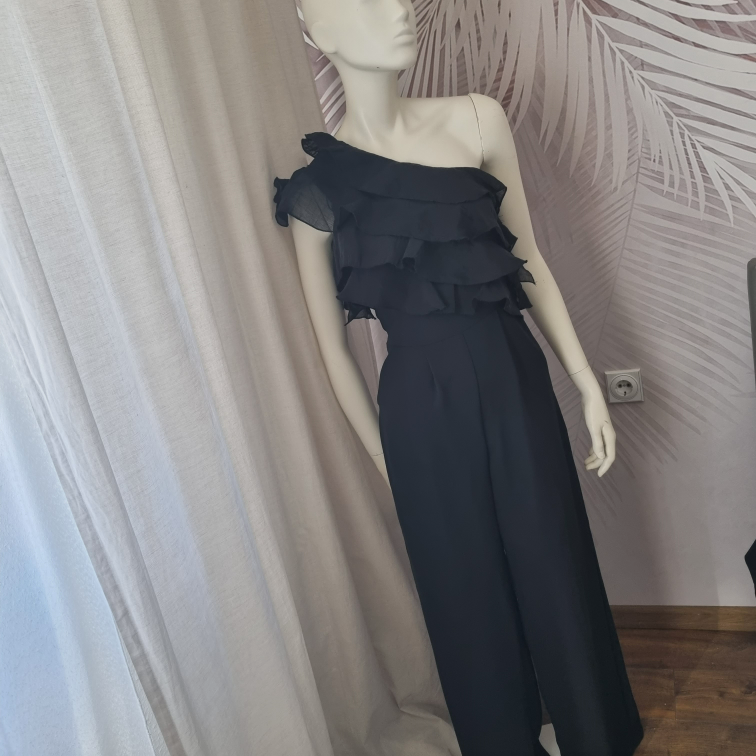 Nov Zara kombinezon sa karnericima Xs vel slika #1