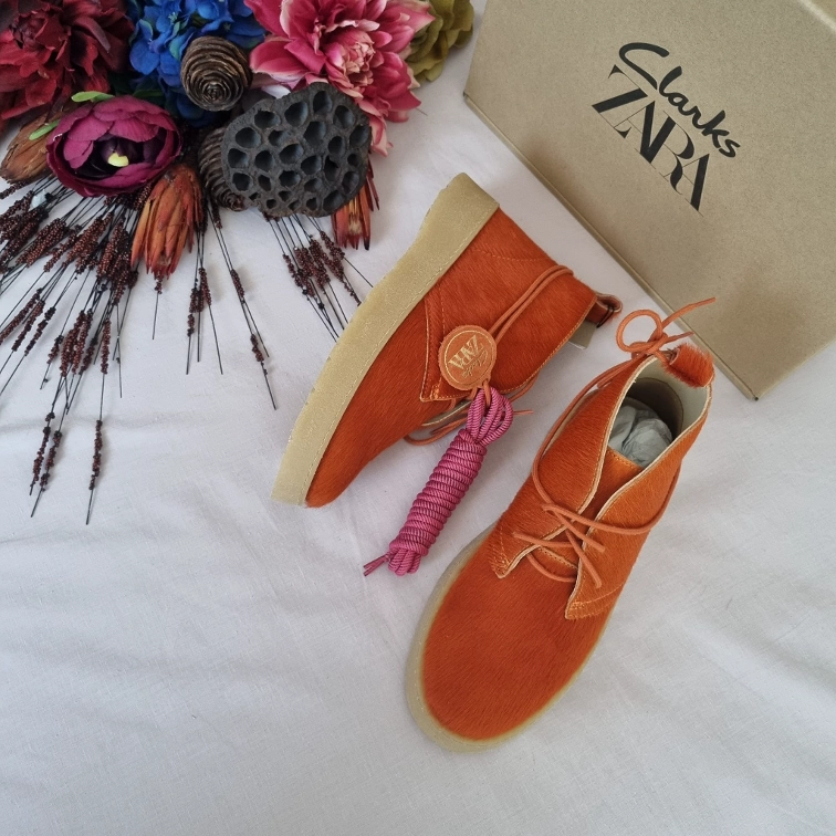 Nove Clarks Zara narandzaste cizmice  slika #1