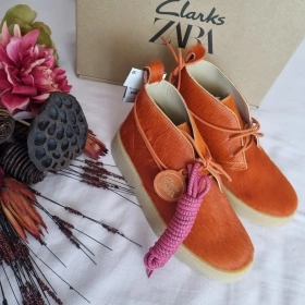 Nove Clarks Zara narandzaste cizmice  slika #3