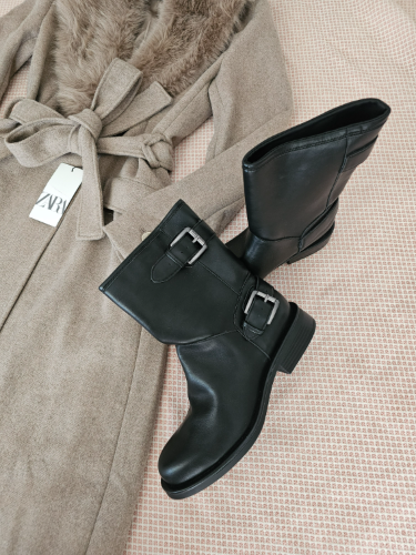 Nove sa etiketom Zara crne cizme 39 vel 25.3cm ug