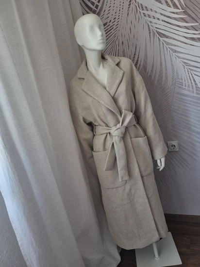 Nov Zara kaput Xs vel ali odgovara za M slika #1