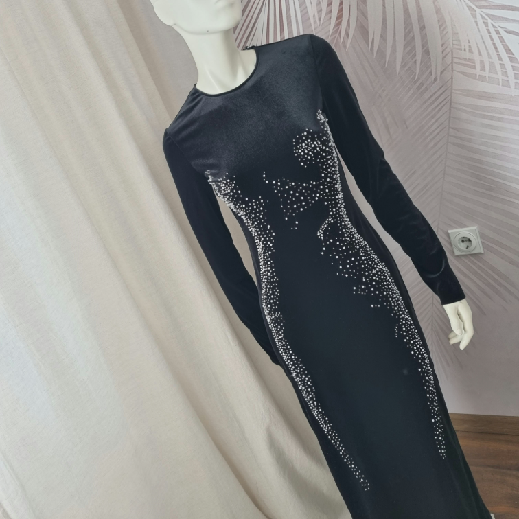 Elegantna midi haljina od pliša sa perlicama – S slika #4