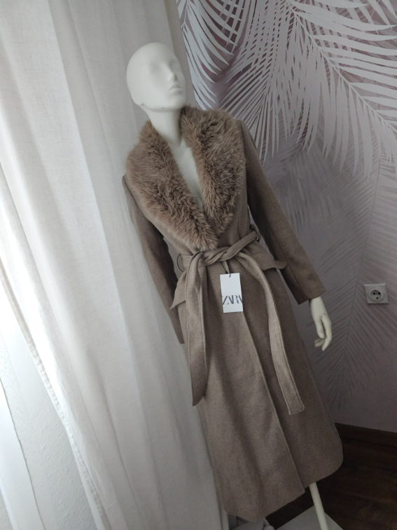 Nov Zara kaput sa krznom S vel  slika #1