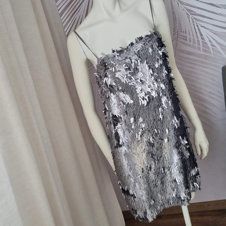 Nova sa etiketom Limited Zara haljina slika #5