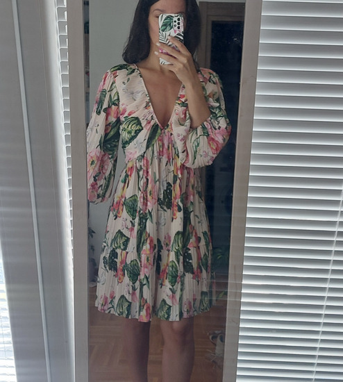 H&M plisirana haljina slika #2