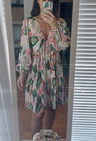 H&M plisirana haljina slika #3