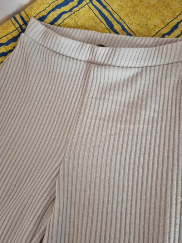 Zara pantalone novo