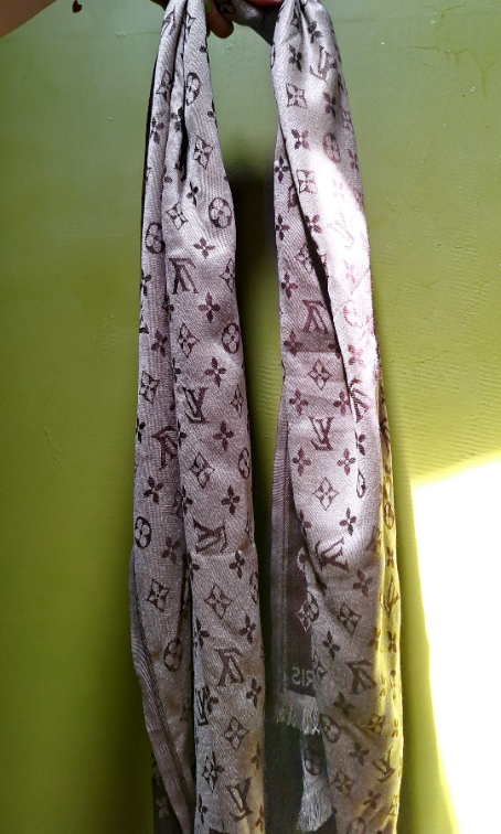 Louis Vuitton marama slika #4