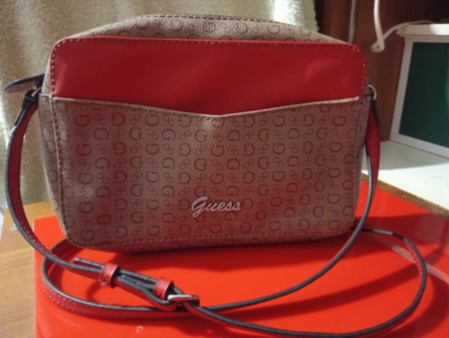 Guess torbica zenska