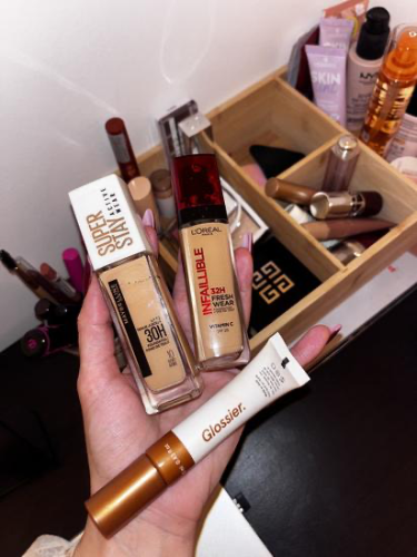 Maybelline, Loreal i Glossier
