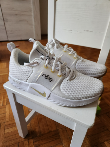 Nike bele patike Renew In Season Tr 10 W novo