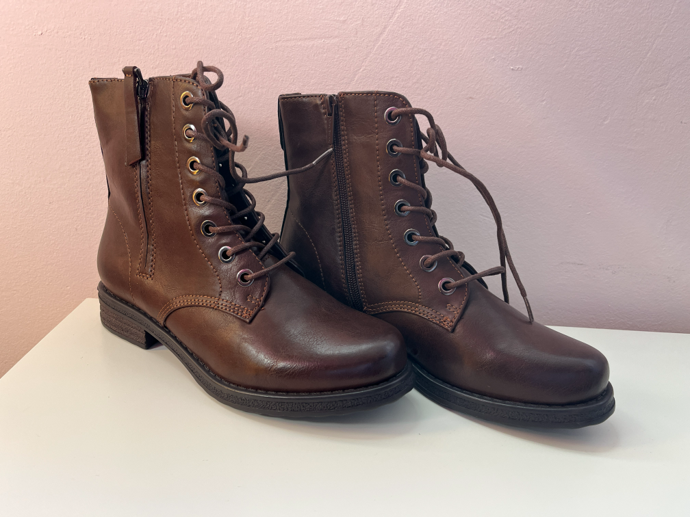 Clara Barson NOVE POLUDUBOKE CIZME BR 40 slika #5
