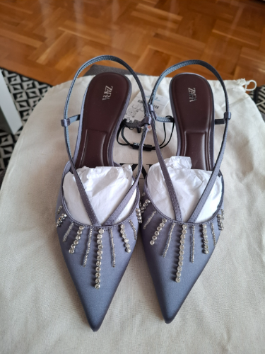 Nove ZARA sandale 39