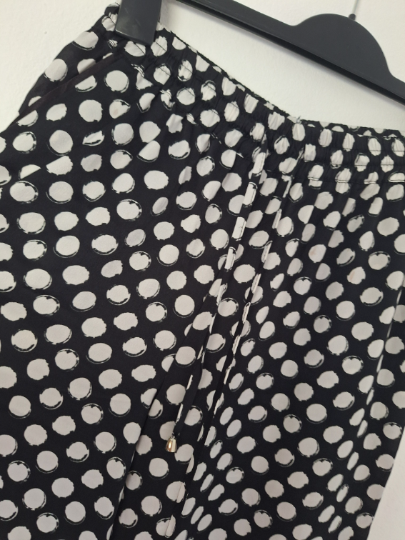 Tufnaste pantalone slika #2