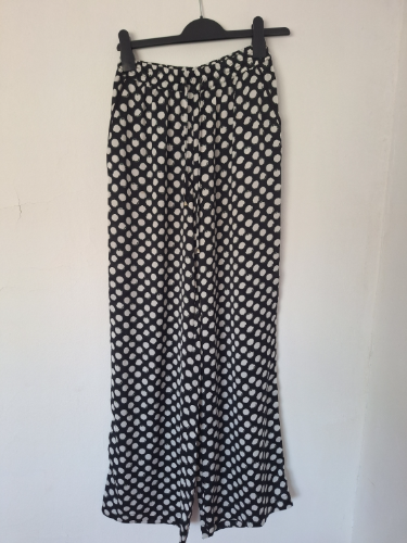 Tufnaste pantalone