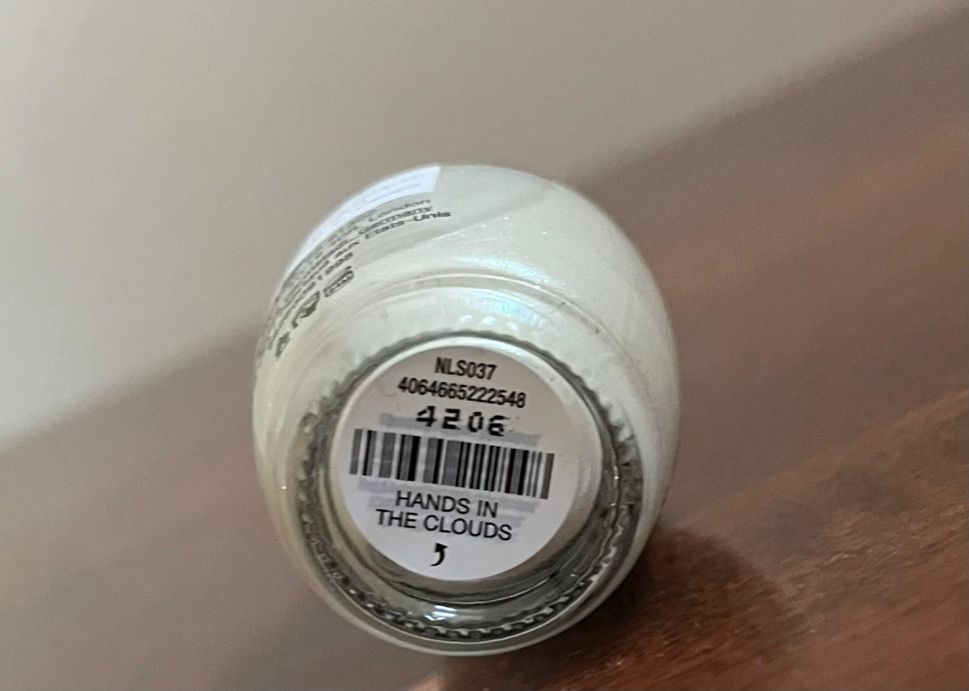OPI Hands in the clouds, lak za nokte slika #3