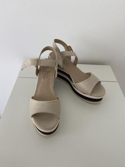 Bež sandale sa platformom (NENOŠENE) slika #1