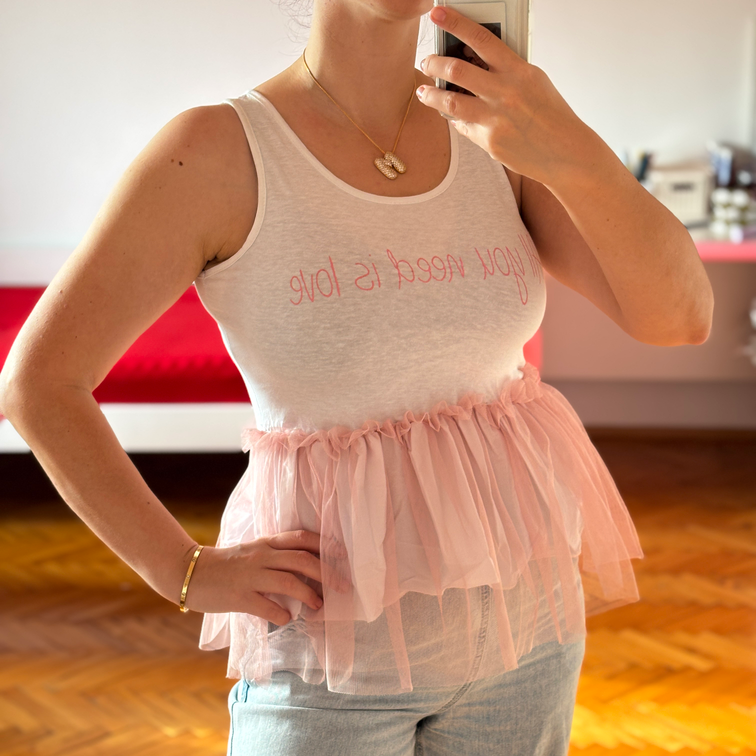 NOVO! All you need is love majica slika #2