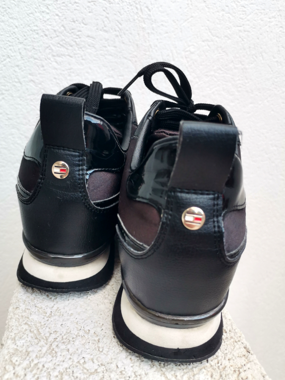 Tommy Hilfiger patike br. 40 slika #3