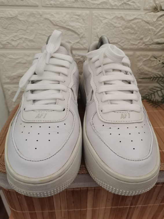 Nike Air Force 1 kozne br. 38 slika #2