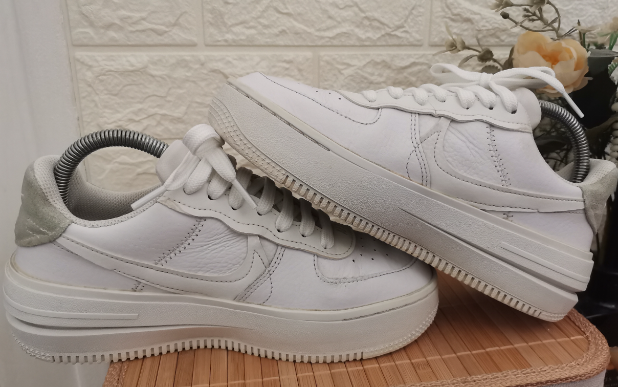 Nike Air Force 1 kozne br. 38 slika #4