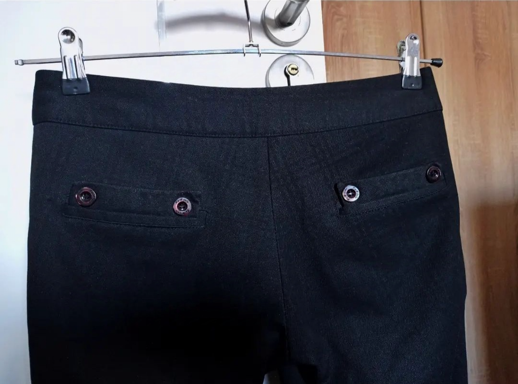 Elegantne ženske  crne pantalone slika #3