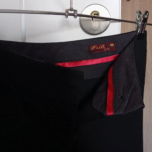 Elegantne ženske  crne pantalone thumbnail #4