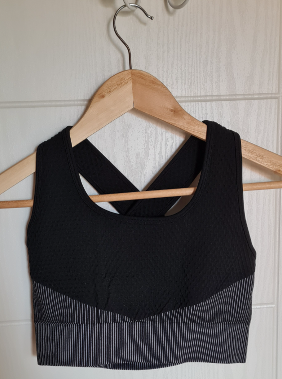 Crni sportski top slika #1