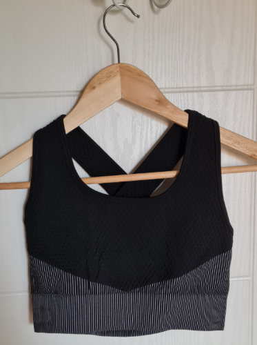 Crni sportski top