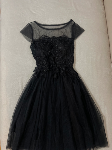 crna elegantna haljina