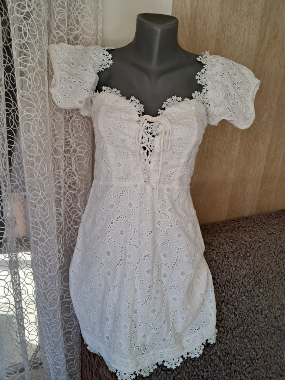 Bela haljinica  slika #1