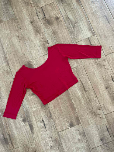 Crveni crop top