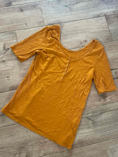 Mustard rebrasta majica 