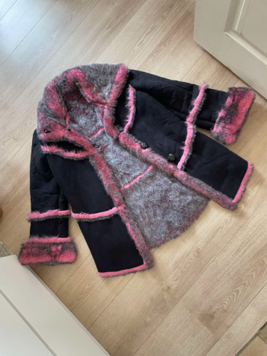 Roze bunda od veštačkog krzna 