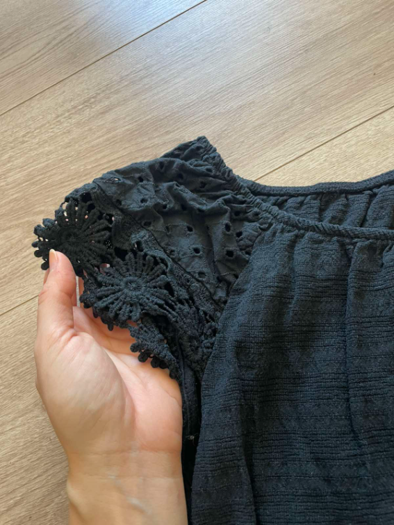 Crna haljina sa cvetićima  slika #2