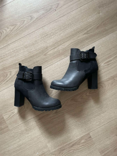 Cipele na deblju štiklu 